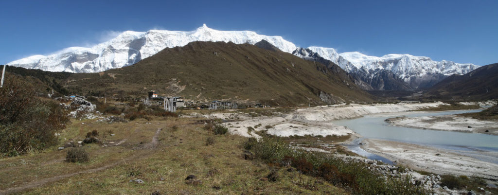 Laya Gasa Trekking